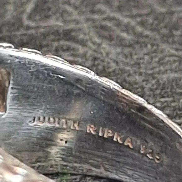 Judith Ripka 925 silver ring with White and Pearlescent Stones EUC - Picture 10 of 10